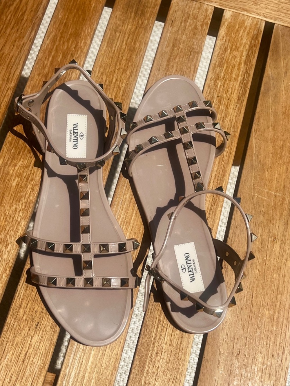 VALENTINO GARAVANI- Rockstud Jelly Flat gladiator Sandals - 40 - Picture 1 of 6